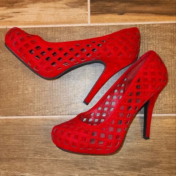 Waffle Lattice Suede Platform Heels - Picture 2 of 6
